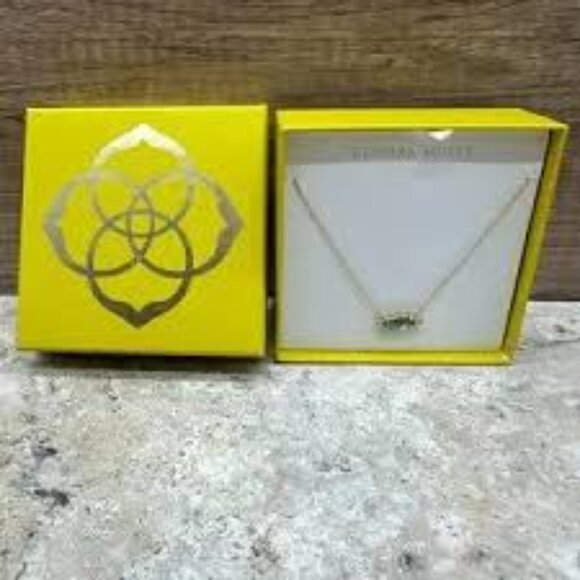 NIB- KENDRA SCOTT 2025 PENDANT NECKLACE- 14K GOLD OVER BRASS- LOBSTER CLAW - Picture 2 of 3